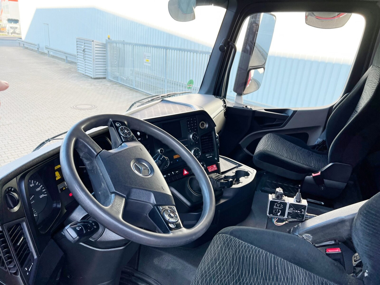 Mercedes-Benz Antos 2545 L 6x2 Antos 2545 L 6x2, Retarder, Lenk-/Liftachse - Гаковий мультиліфт вантажівка: фото 3 Mercedes-Benz Antos 2545 L 6x2 Antos 2545 L 6x2, Retarder, Lenk-/Liftachse - Гаковий мультиліфт вантажівка: фото 3