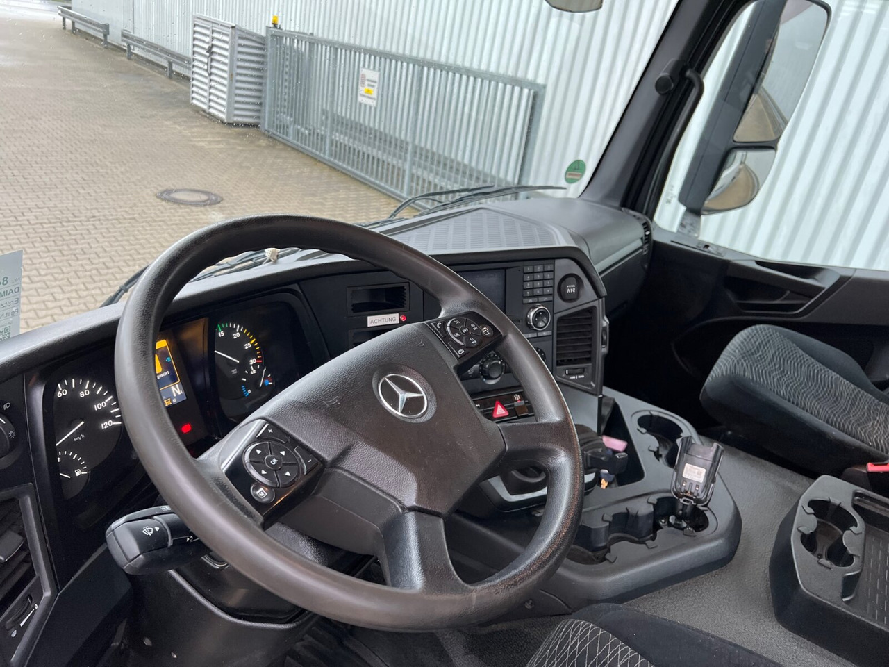 Mercedes-Benz Arocs 1830 K 4x2 Arocs 1830 K 4x2, Funk - Скіповий навантажувач вантажівка: фото 4 Mercedes-Benz Arocs 1830 K 4x2 Arocs 1830 K 4x2, Funk - Скіповий навантажувач вантажівка: фото 4