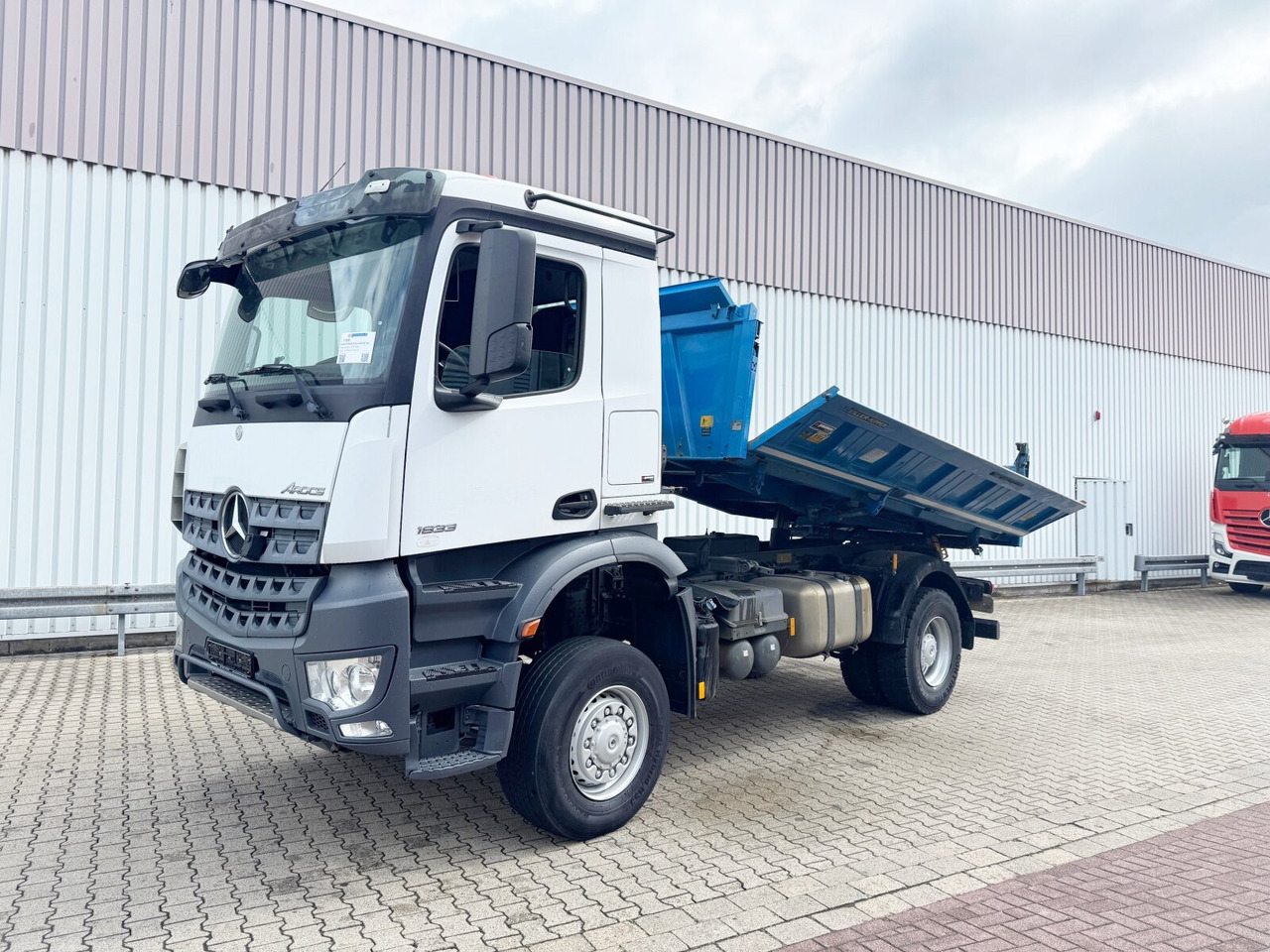 Mercedes-Benz Arocs 1833 AK 4x4 Arocs 1833 AK 4x4, Meiller 3-S-Kipper, Bordmatik - Самоскид вантажівка: фото 1 Mercedes-Benz Arocs 1833 AK 4x4 Arocs 1833 AK 4x4, Meiller 3-S-Kipper, Bordmatik - Самоскид вантажівка: фото 1