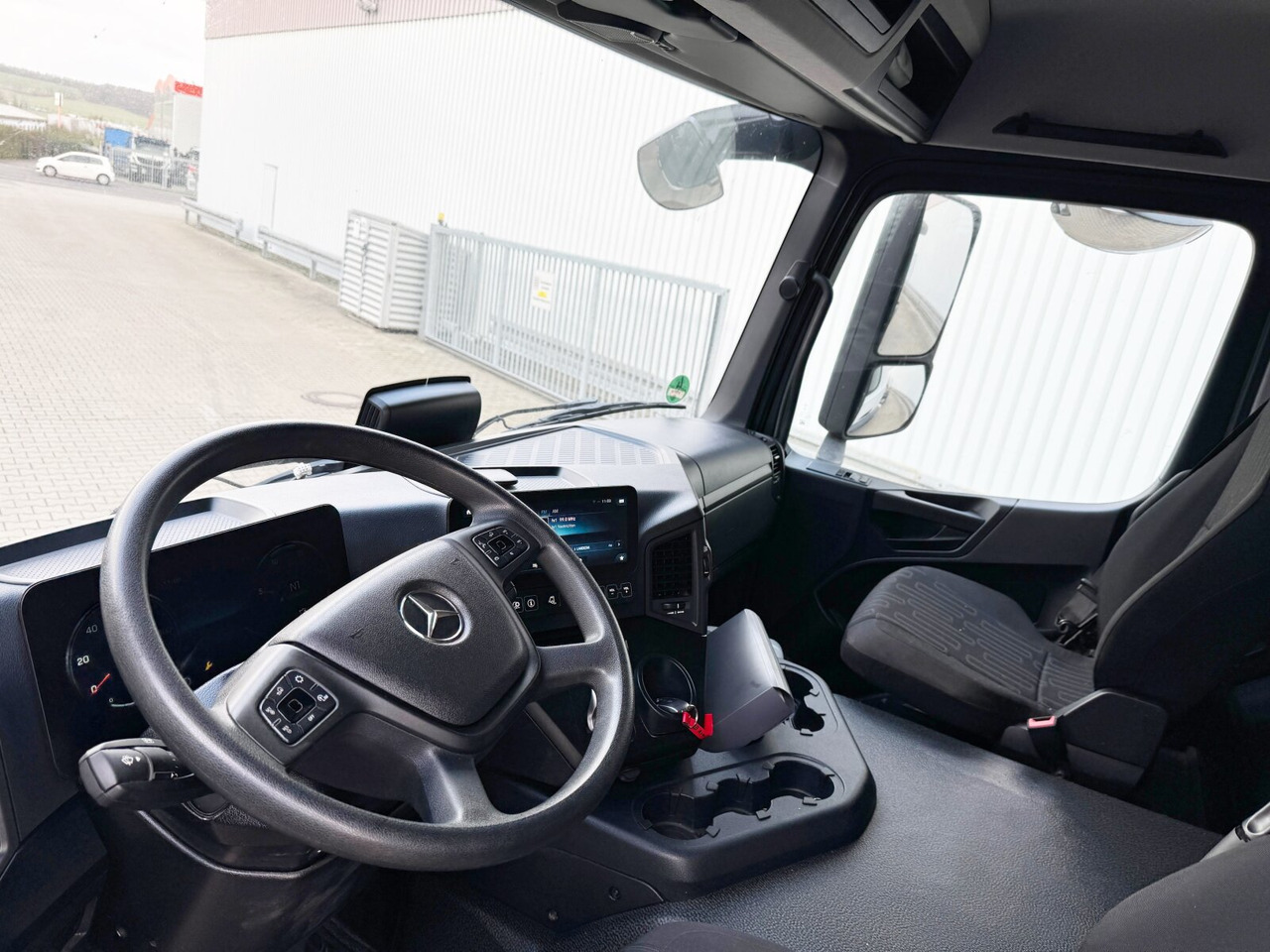 Mercedes-Benz Arocs 1840 L 4x2 Arocs 1840 L 4x2, Kran Palfinger PK12001L, Hochstand - Вантажівка з маніпулятором: фото 3 Mercedes-Benz Arocs 1840 L 4x2 Arocs 1840 L 4x2, Kran Palfinger PK12001L, Hochstand - Вантажівка з маніпулятором: фото 3