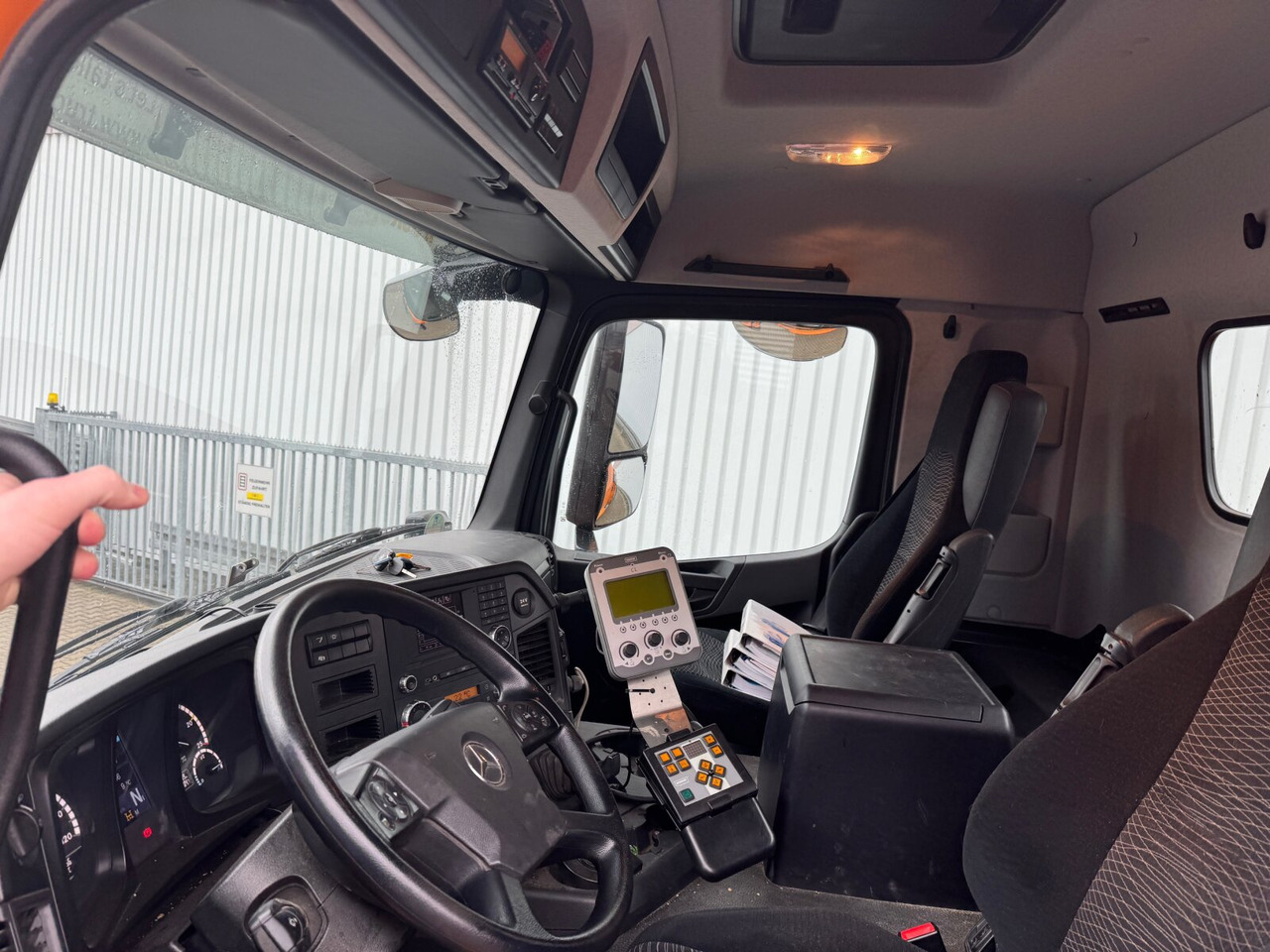 Mercedes-Benz Arocs 2036 AK 4x4 Arocs 2036 AK 4x4, Grounder, Motorabtrieb, Bordmatik, Winterdienstausstattung - Самоскид вантажівка: фото 4 Mercedes-Benz Arocs 2036 AK 4x4 Arocs 2036 AK 4x4, Grounder, Motorabtrieb, Bordmatik, Winterdienstausstattung - Самоскид вантажівка: фото 4
