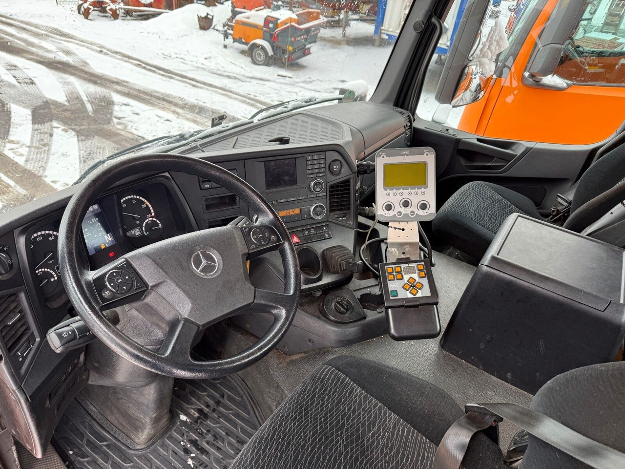 Mercedes-Benz Arocs 2036 AK 4x4 Arocs 2036 AK 4x4, Grounder, Motorabtrieb, Bordmatik, Winterdienstausstattung - Самоскид вантажівка: фото 5 Mercedes-Benz Arocs 2036 AK 4x4 Arocs 2036 AK 4x4, Grounder, Motorabtrieb, Bordmatik, Winterdienstausstattung - Самоскид вантажівка: фото 5