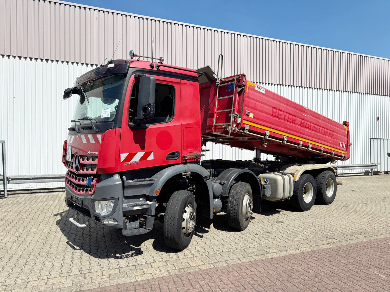 Mercedes-Benz Arocs 3243 K 8x4/4 Arocs 3243 K 8x4/4, Alu-Bordwände - Самоскид вантажівка: фото 1 Mercedes-Benz Arocs 3243 K 8x4/4 Arocs 3243 K 8x4/4, Alu-Bordwände - Самоскид вантажівка: фото 1