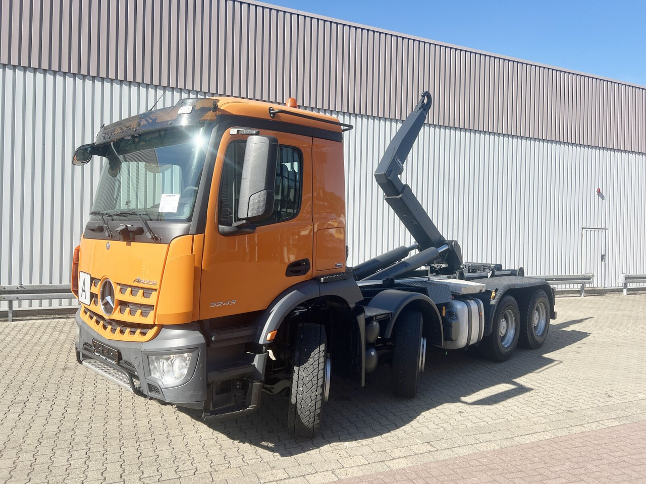 Mercedes-Benz Arocs 3243 LK 8x4/4 Arocs 3243 LK 8x4/4, Motorabtrieb - Гаковий мультиліфт вантажівка: фото 1 Mercedes-Benz Arocs 3243 LK 8x4/4 Arocs 3243 LK 8x4/4, Motorabtrieb - Гаковий мультиліфт вантажівка: фото 1