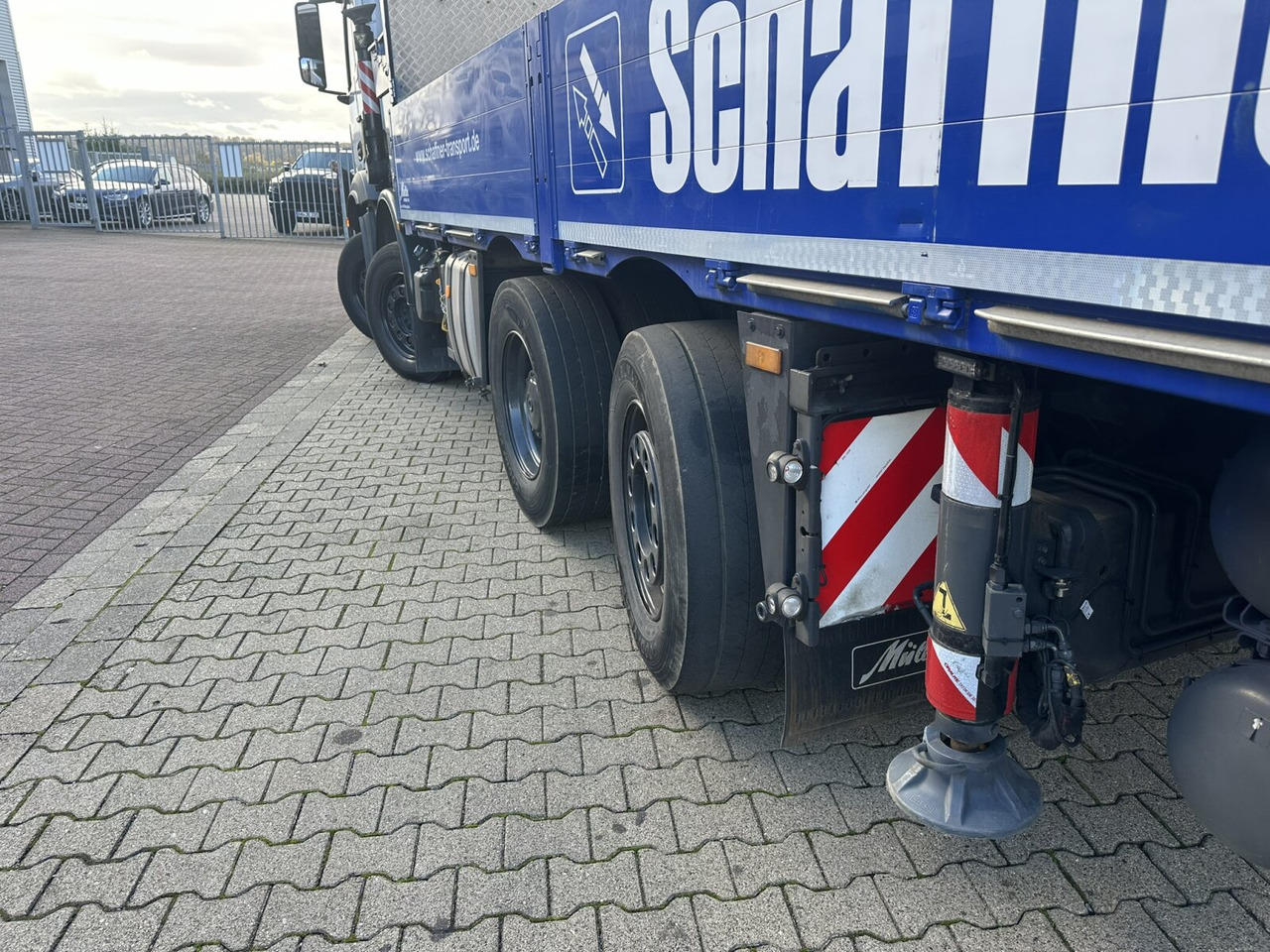 Mercedes-Benz Arocs 3245 L 8x2/6 Arocs 3245 L 8x2/6, Kran Fassi F 545 RA 2.26 XE, Jib, Funk, 29,7 m - 400 kg - Вантажівка з маніпулятором, Бортова вантажівка/ Платформа: фото 3 Mercedes-Benz Arocs 3245 L 8x2/6 Arocs 3245 L 8x2/6, Kran Fassi F 545 RA 2.26 XE, Jib, Funk, 29,7 m - 400 kg - Вантажівка з маніпулятором, Бортова вантажівка/ Платформа: фото 3