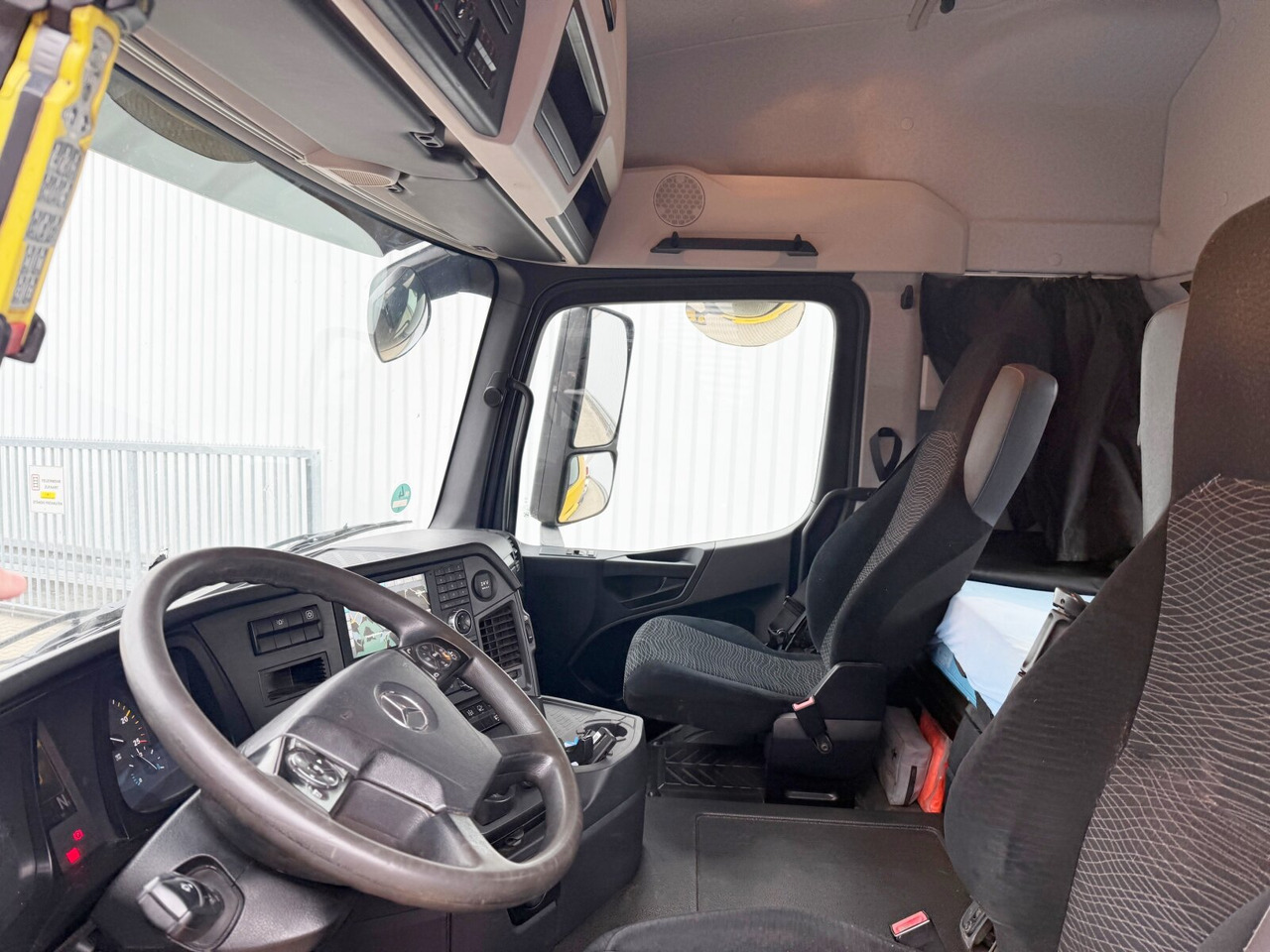 Mercedes-Benz Arocs 3245 LK 8x4/4 Arocs 3245 LK 8x4/4, Navi, Motorabtrieb, Meiller RK 30.67, Funk - Гаковий мультиліфт вантажівка: фото 4 Mercedes-Benz Arocs 3245 LK 8x4/4 Arocs 3245 LK 8x4/4, Navi, Motorabtrieb, Meiller RK 30.67, Funk - Гаковий мультиліфт вантажівка: фото 4