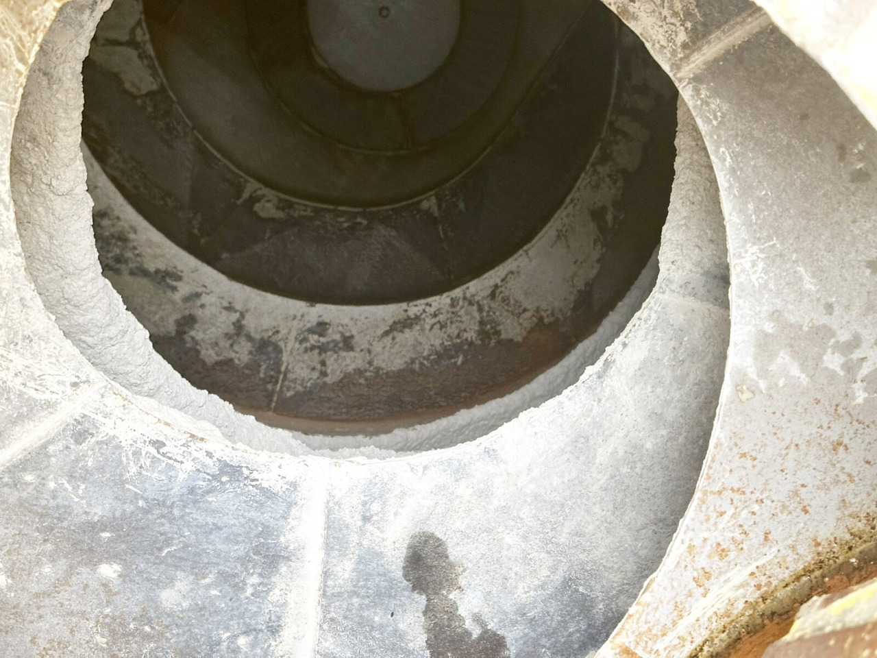 Автобетононасос Mercedes-Benz Arocs 3246 B 8x4 Stetter Mischer 7m³, Pumpe 25m Arocs 3246 B 8x4 Stetter Mischer 7m³, Pumpe 25m: фото 7 Автобетононасос Mercedes-Benz Arocs 3246 B 8x4 Stetter Mischer 7m³, Pumpe 25m Arocs 3246 B 8x4 Stetter Mischer 7m³, Pumpe 25m: фото 7