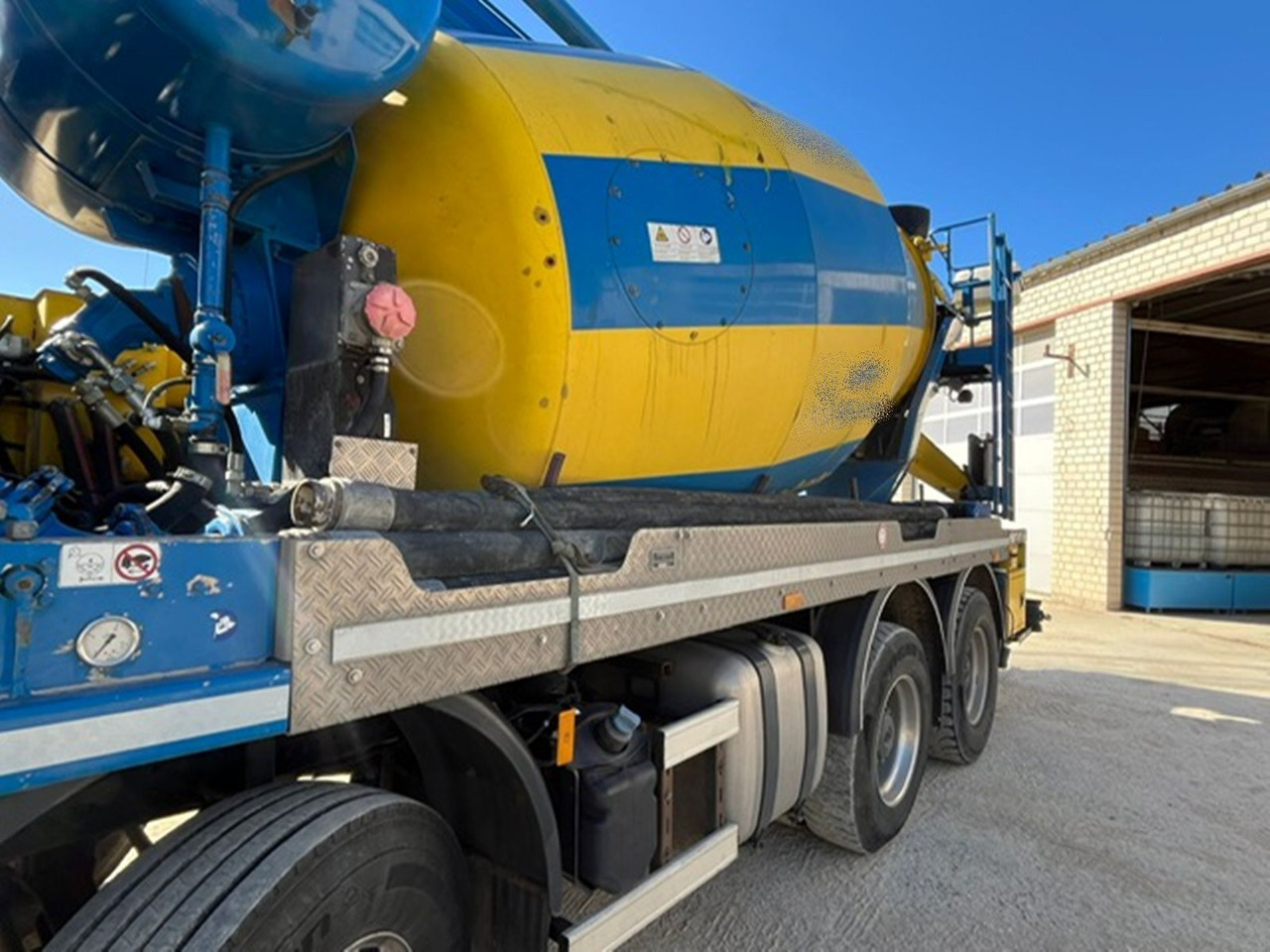 Mercedes-Benz Arocs 3246 B 8x4 Stetter Mischer 7m³, Pumpe 25m Arocs 3246 B 8x4 Stetter Mischer 7m³, Pumpe 25m - Автобетонозмішувач: фото 5 Mercedes-Benz Arocs 3246 B 8x4 Stetter Mischer 7m³, Pumpe 25m Arocs 3246 B 8x4 Stetter Mischer 7m³, Pumpe 25m - Автобетонозмішувач: фото 5