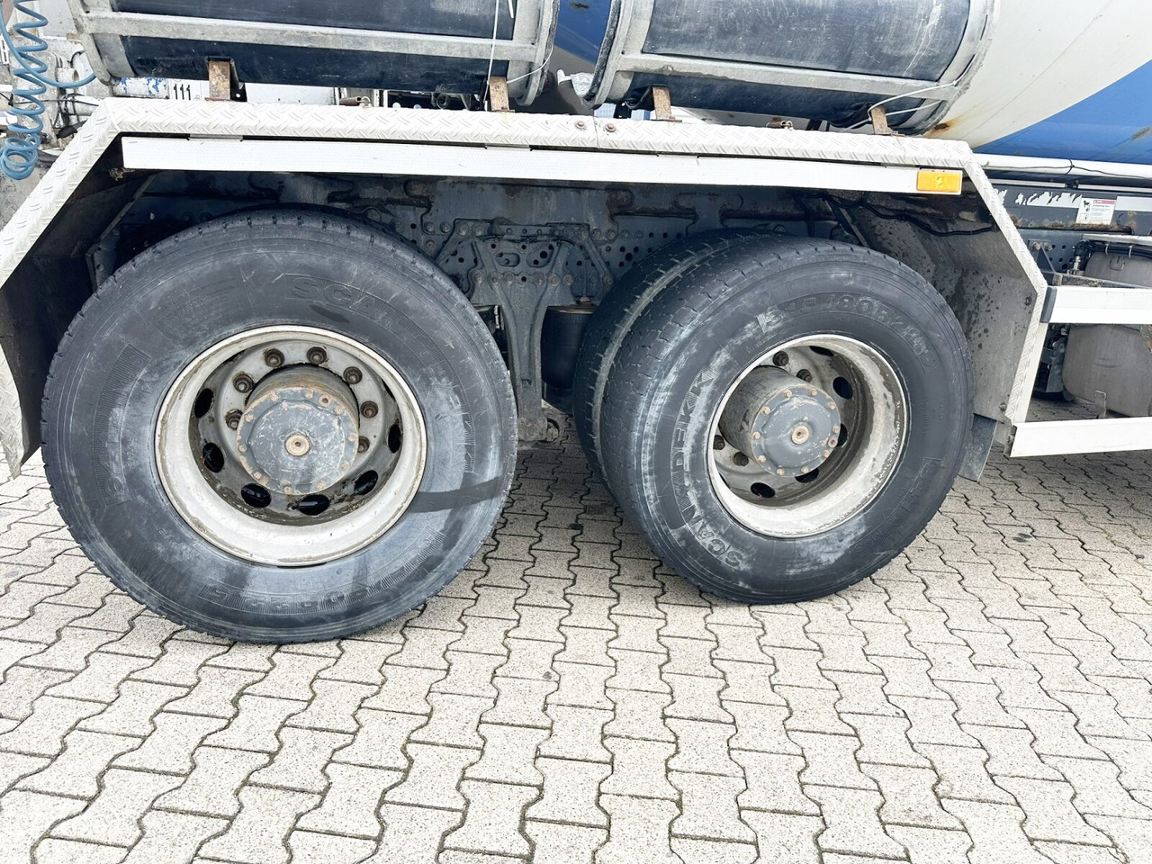 Mercedes-Benz Arocs 3251 8x4/4 Arocs 3251 8x4/4, Betonmischer Liebherr ca. 9m³ - Автобетонозмішувач: фото 3 Mercedes-Benz Arocs 3251 8x4/4 Arocs 3251 8x4/4, Betonmischer Liebherr ca. 9m³ - Автобетонозмішувач: фото 3
