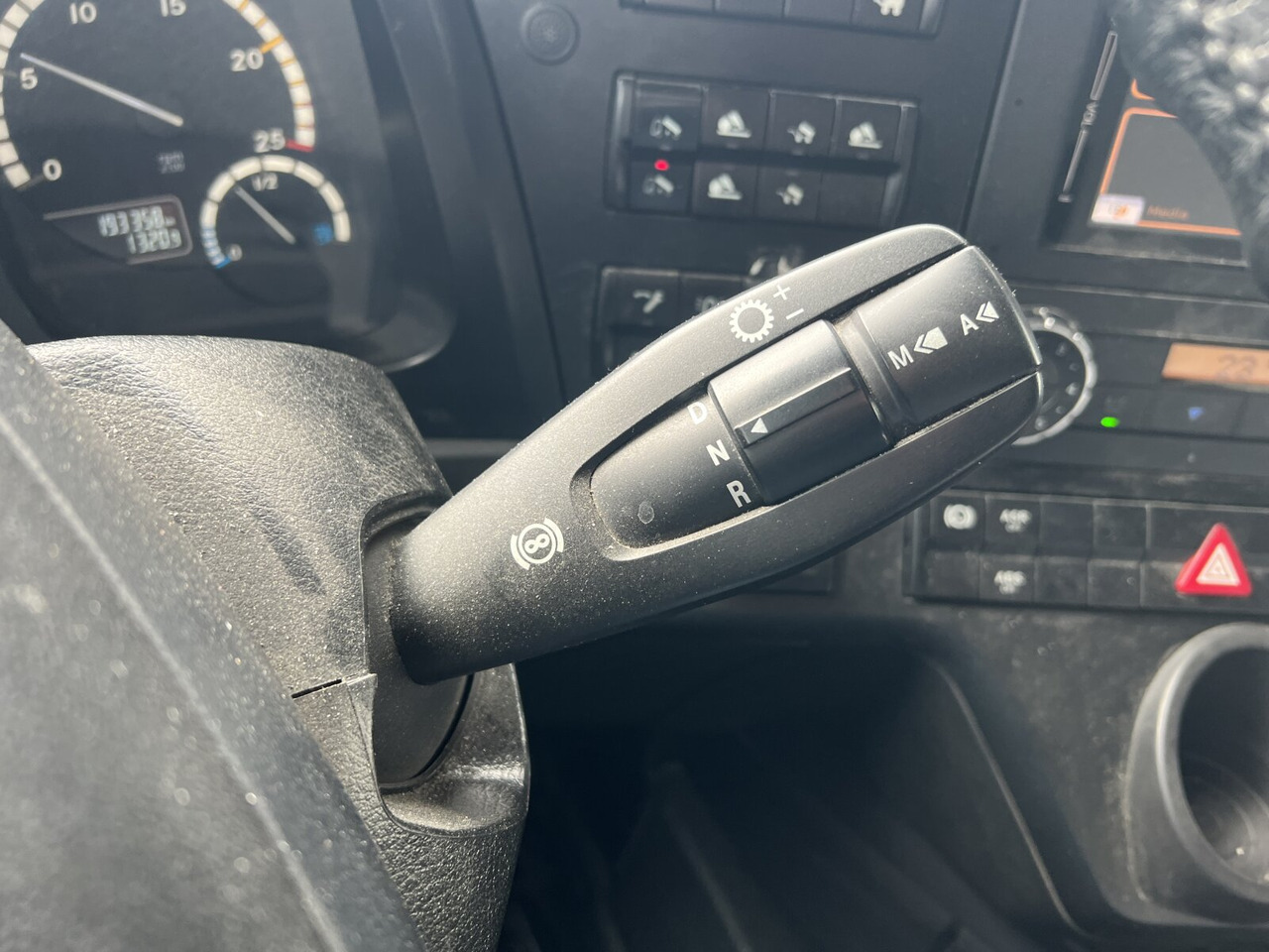 Mercedes-Benz Arocs 3253 K 8x4/4 Arocs 3253 K 8x4/4, Retarder, Motorabtrieb - Гаковий мультиліфт вантажівка: фото 2 Mercedes-Benz Arocs 3253 K 8x4/4 Arocs 3253 K 8x4/4, Retarder, Motorabtrieb - Гаковий мультиліфт вантажівка: фото 2