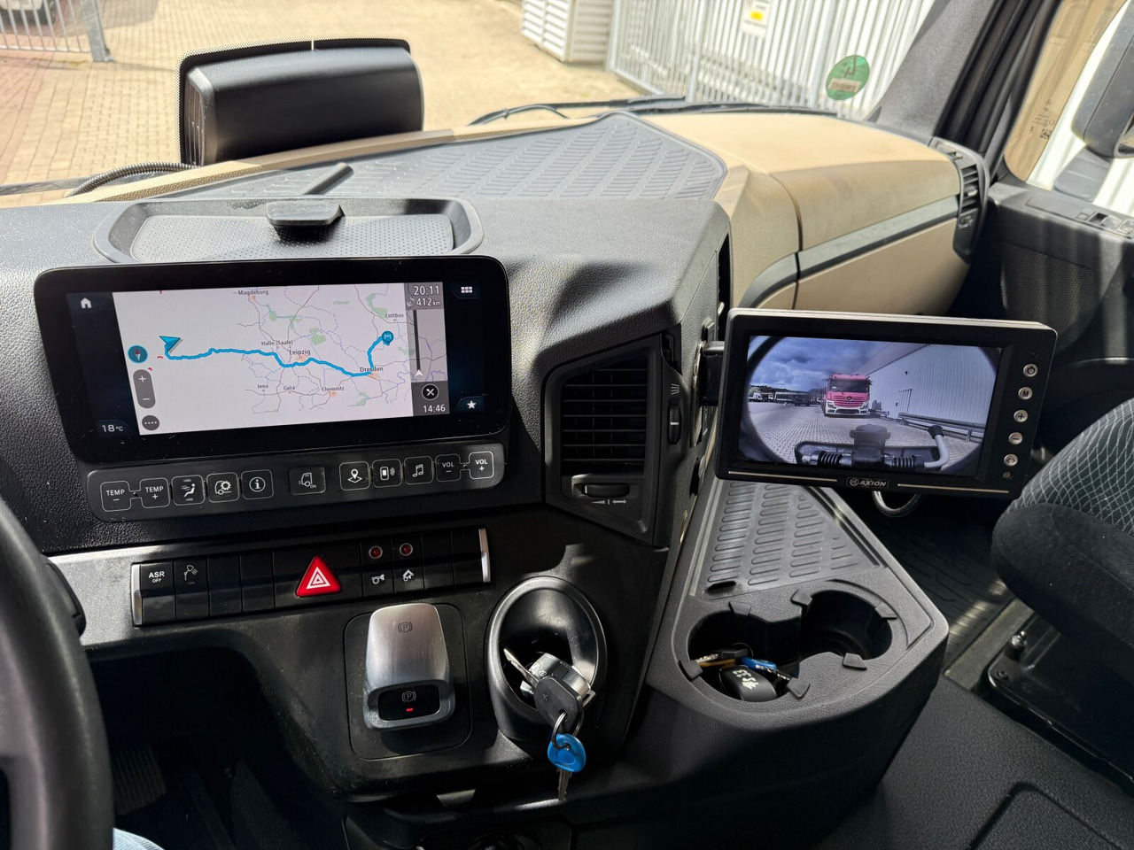 Mercedes-Benz Arocs 3351 6x4 Arocs 3351 6x4, Grounder, Retarder, Multimedia Cockpit, StreamSpace - Гаковий мультиліфт вантажівка: фото 4 Mercedes-Benz Arocs 3351 6x4 Arocs 3351 6x4, Grounder, Retarder, Multimedia Cockpit, StreamSpace - Гаковий мультиліфт вантажівка: фото 4