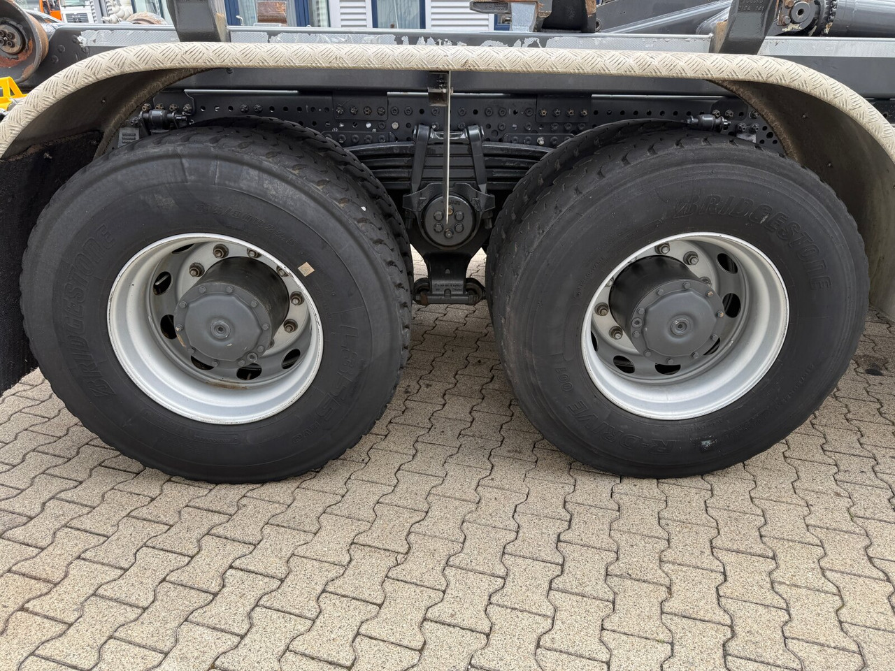 Mercedes-Benz Arocs 3351 6x4 Arocs 3351 6x4, Grounder, Retarder, Multimedia Cockpit, StreamSpace - Вантажівка шасі: фото 4 Mercedes-Benz Arocs 3351 6x4 Arocs 3351 6x4, Grounder, Retarder, Multimedia Cockpit, StreamSpace - Вантажівка шасі: фото 4