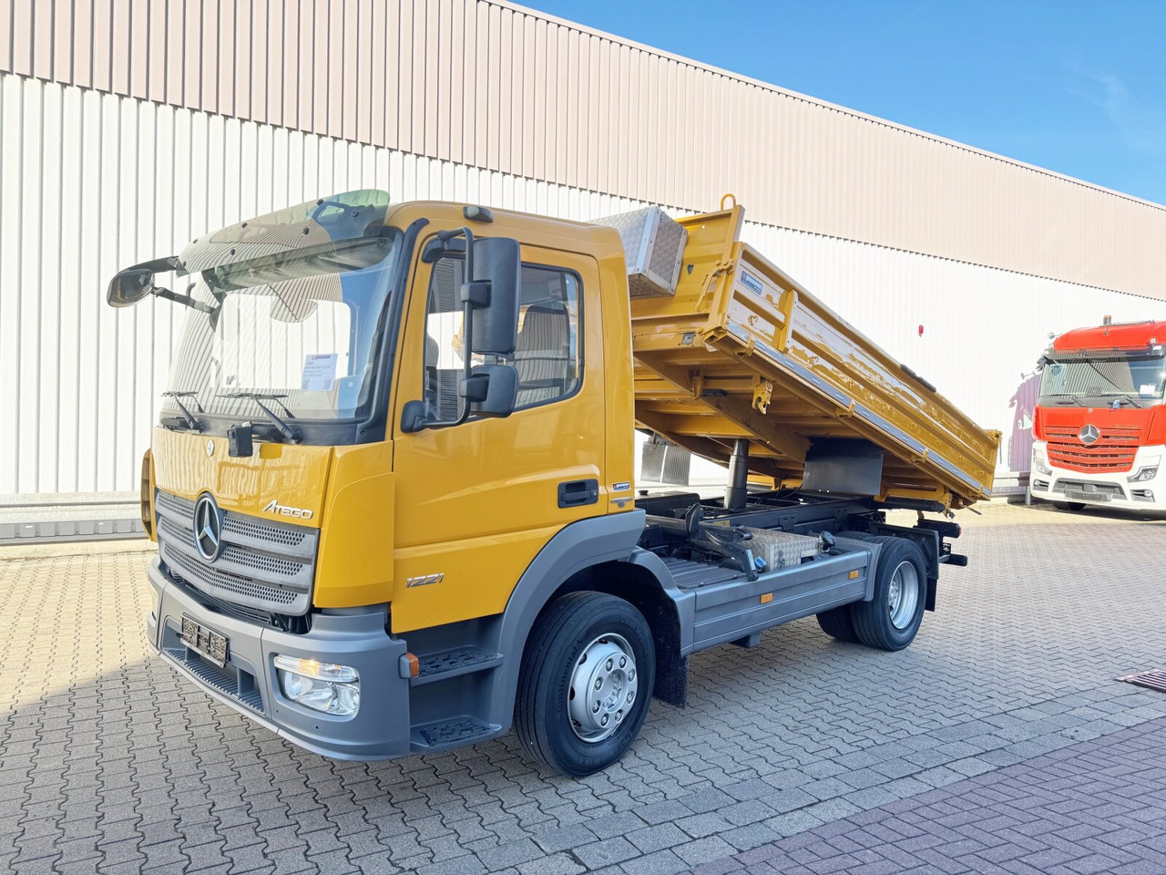 Mercedes-Benz Atego 1221 K 4x2 Atego 1221 K 4x2, 2x AHK - Самоскид вантажівка: фото 1 Mercedes-Benz Atego 1221 K 4x2 Atego 1221 K 4x2, 2x AHK - Самоскид вантажівка: фото 1