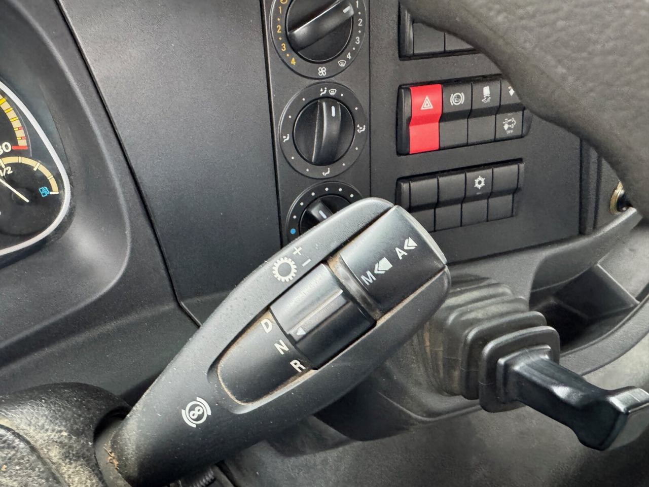 Mercedes-Benz Atego 1221 K 4x2 Atego 1221 K 4x2, 2x AHK - Самоскид вантажівка: фото 5 Mercedes-Benz Atego 1221 K 4x2 Atego 1221 K 4x2, 2x AHK - Самоскид вантажівка: фото 5