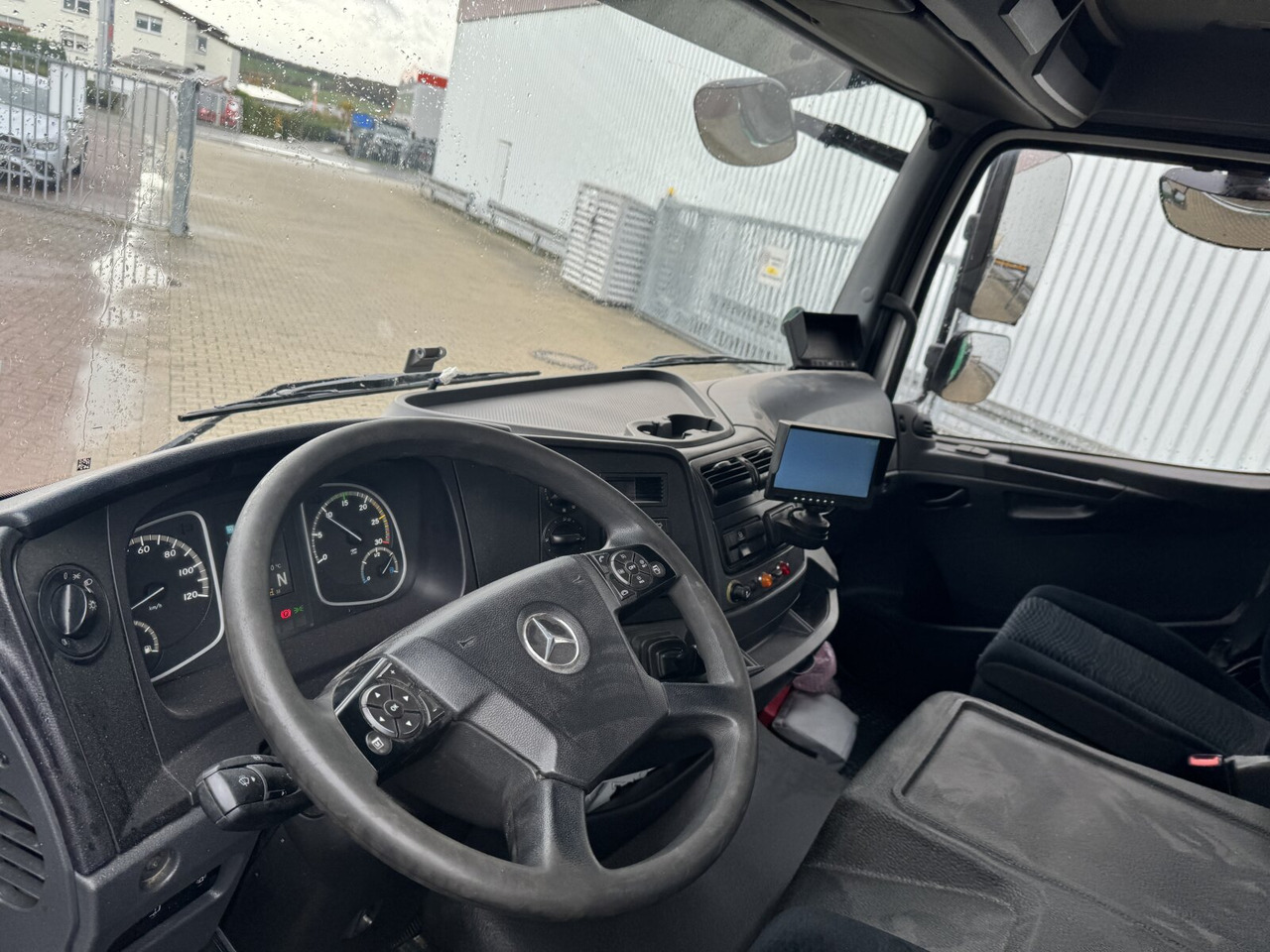 Mercedes-Benz Atego 1223 L 4x2 Atego 1223 L 4x2 mit Heckkran Atlas 88.3-A2L, Funk - Вантажівка з маніпулятором, Бортова вантажівка/ Платформа: фото 5 Mercedes-Benz Atego 1223 L 4x2 Atego 1223 L 4x2 mit Heckkran Atlas 88.3-A2L, Funk - Вантажівка з маніпулятором, Бортова вантажівка/ Платформа: фото 5