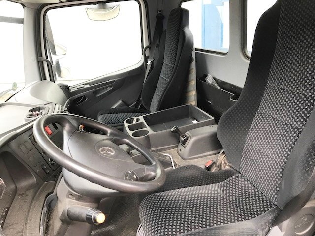 Mercedes-Benz Atego 1224 L 4x2 Atego 1224 L 4x2 Glastransporter, gegen Aufpreis Heckkran Fassi F95A21 - Бортова вантажівка/ Платформа, Вантажівка з маніпулятором: фото 4 Mercedes-Benz Atego 1224 L 4x2 Atego 1224 L 4x2 Glastransporter, gegen Aufpreis Heckkran Fassi F95A21 - Бортова вантажівка/ Платформа, Вантажівка з маніпулятором: фото 4