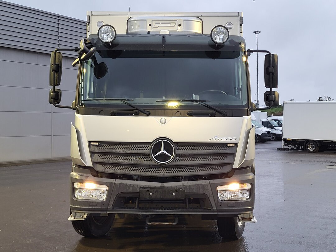 Вантажівка з закритим кузовом Mercedes-Benz Atego 1330 4x4 Atego 1330 4x4, Iso-Koffer mit Heizung und LBW: фото 11