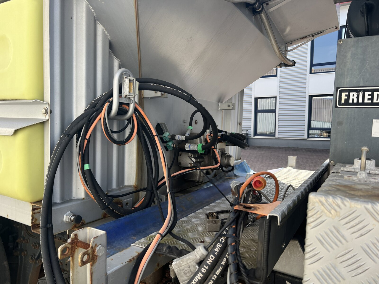 Вантажівка шасі Mercedes-Benz Atego 1828 L 4x2 Atego 1828 L 4x2,Rechtslenker, Winterdienstplatte: фото 12