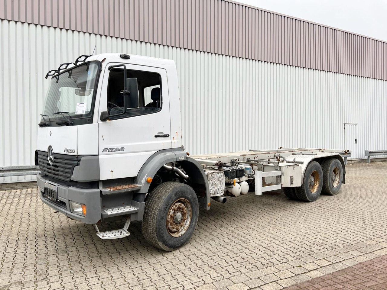 Mercedes-Benz Atego 2628 K 6x4 Atego 2628 K 6x4, 6-Zylinder - Вантажівка шасі: фото 1 Mercedes-Benz Atego 2628 K 6x4 Atego 2628 K 6x4, 6-Zylinder - Вантажівка шасі: фото 1