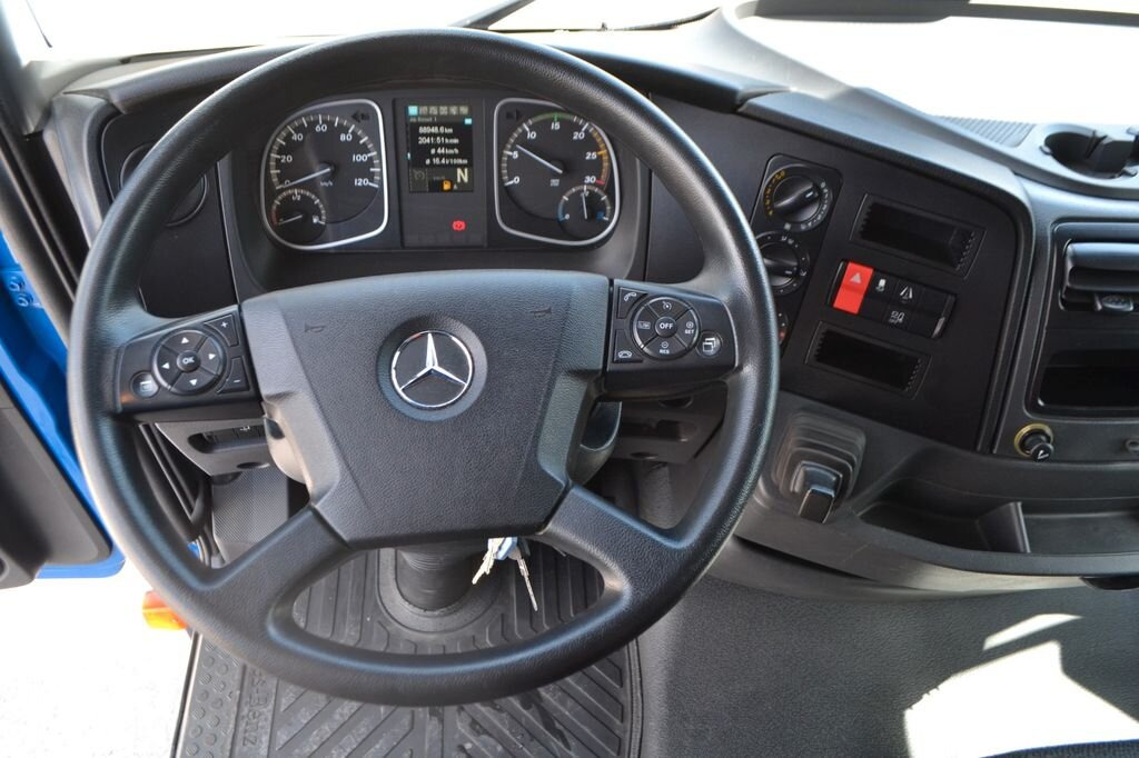 Mercedes-Benz Atego 816 4x2 Atego 816 4x2, City-Abroller - Гаковий мультиліфт вантажівка: фото 2 Mercedes-Benz Atego 816 4x2 Atego 816 4x2, City-Abroller - Гаковий мультиліфт вантажівка: фото 2