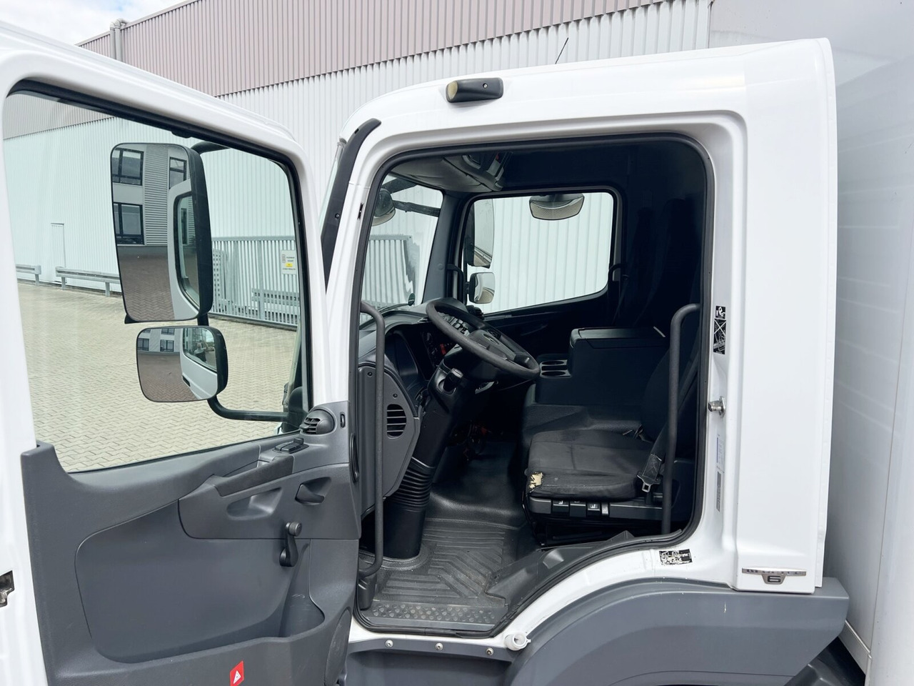 Mercedes-Benz Atego 816 4x2 Atego 816 4x2, LBW - Вантажівка з закритим кузовом: фото 5 Mercedes-Benz Atego 816 4x2 Atego 816 4x2, LBW - Вантажівка з закритим кузовом: фото 5