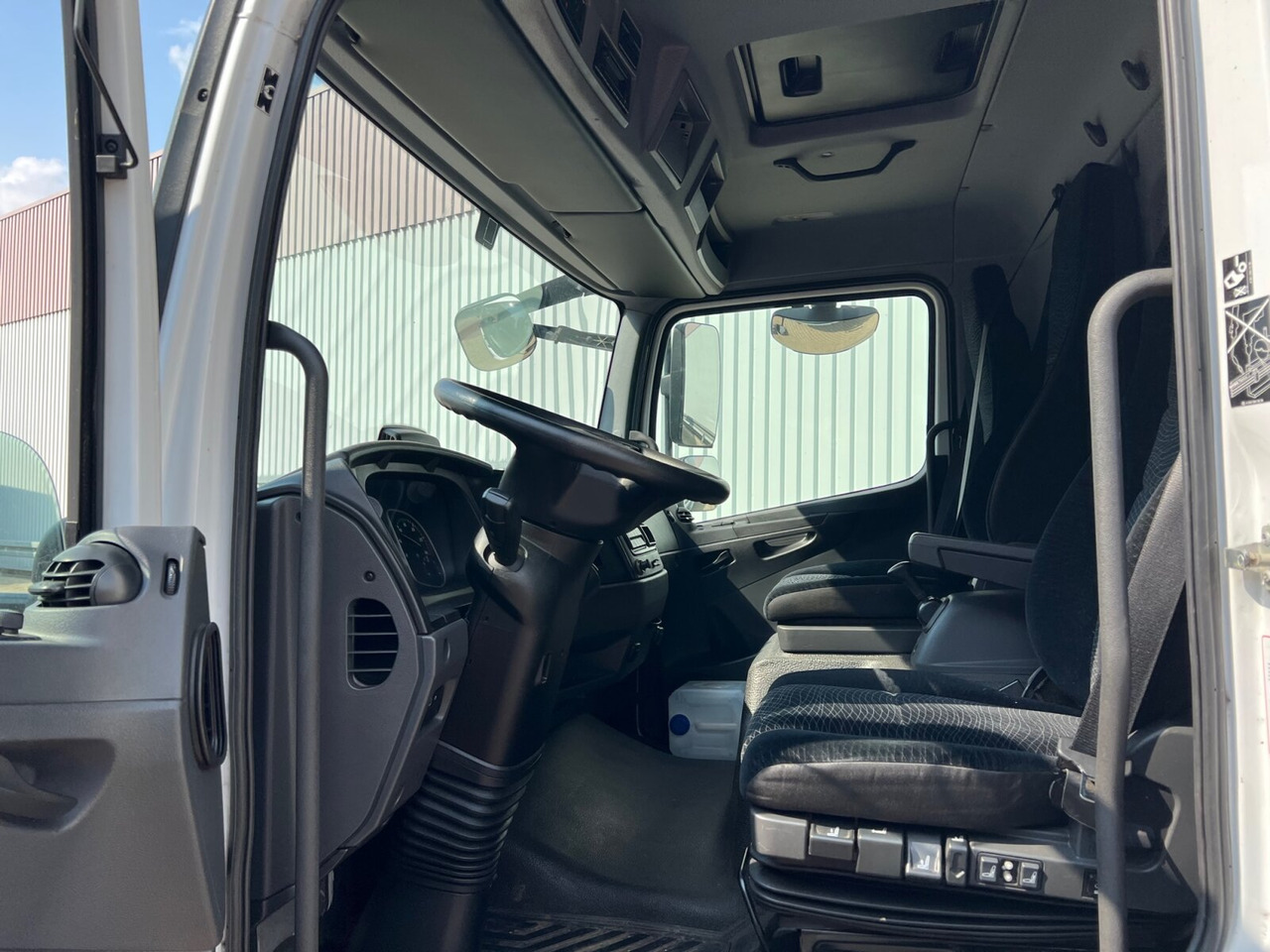 Mercedes-Benz Atego 818/23 L 4x2 Atego 818/23 L 4x2 mit Sörensen LBW - Тентована вантажівка: фото 3 Mercedes-Benz Atego 818/23 L 4x2 Atego 818/23 L 4x2 mit Sörensen LBW - Тентована вантажівка: фото 3