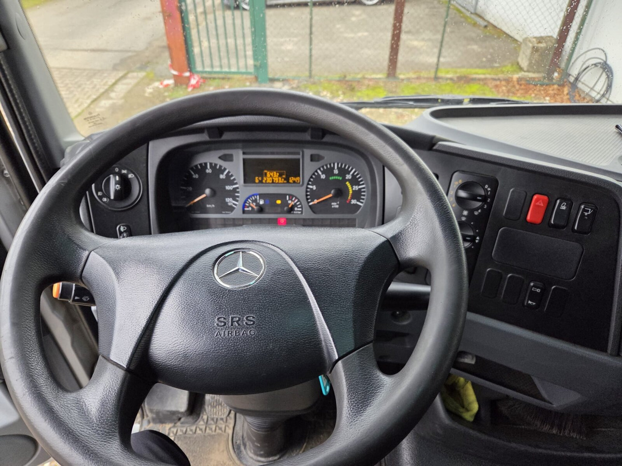 Mercedes-Benz Atego 818 4x2 Atego 818 4x2, Fahrschulausstattung, Sörensen LBW, 2x AHK - Вантажівка з закритим кузовом: фото 4 Mercedes-Benz Atego 818 4x2 Atego 818 4x2, Fahrschulausstattung, Sörensen LBW, 2x AHK - Вантажівка з закритим кузовом: фото 4