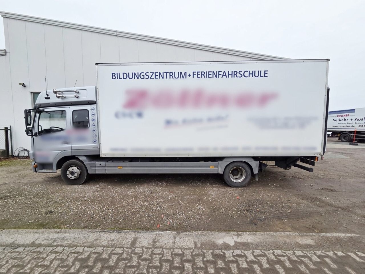 Mercedes-Benz Atego 818 4x2 Atego 818 4x2, Fahrschulausstattung, Sörensen LBW, 2x AHK - Вантажівка з закритим кузовом: фото 1 Mercedes-Benz Atego 818 4x2 Atego 818 4x2, Fahrschulausstattung, Sörensen LBW, 2x AHK - Вантажівка з закритим кузовом: фото 1