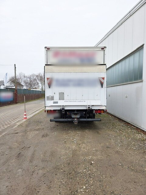 Mercedes-Benz Atego 818 4x2 Atego 818 4x2, Fahrschulausstattung, Sörensen LBW, 2x AHK - Вантажівка з закритим кузовом: фото 3 Mercedes-Benz Atego 818 4x2 Atego 818 4x2, Fahrschulausstattung, Sörensen LBW, 2x AHK - Вантажівка з закритим кузовом: фото 3