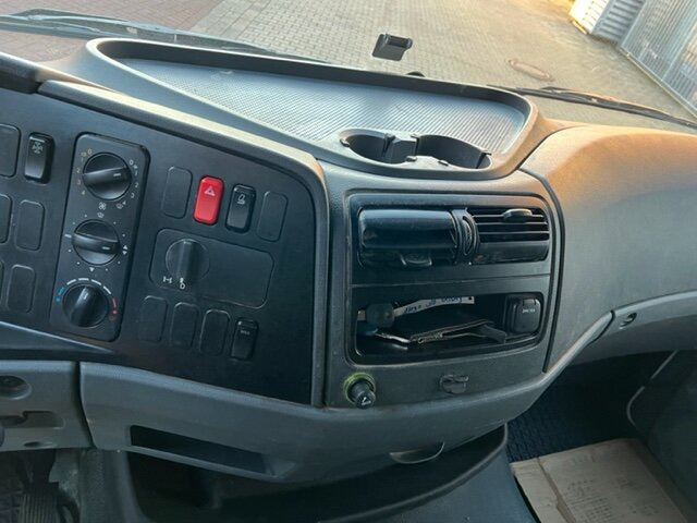 Mercedes-Benz Atego 822 4x2 Atego 822 4x2, Doka mit Kombisitzbank - Тентована вантажівка: фото 5 Mercedes-Benz Atego 822 4x2 Atego 822 4x2, Doka mit Kombisitzbank - Тентована вантажівка: фото 5