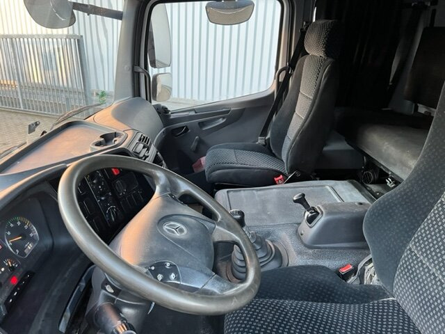 Mercedes-Benz Atego 822 4x2 Atego 822 4x2, Doka mit Kombisitzbank - Тентована вантажівка: фото 2 Mercedes-Benz Atego 822 4x2 Atego 822 4x2, Doka mit Kombisitzbank - Тентована вантажівка: фото 2
