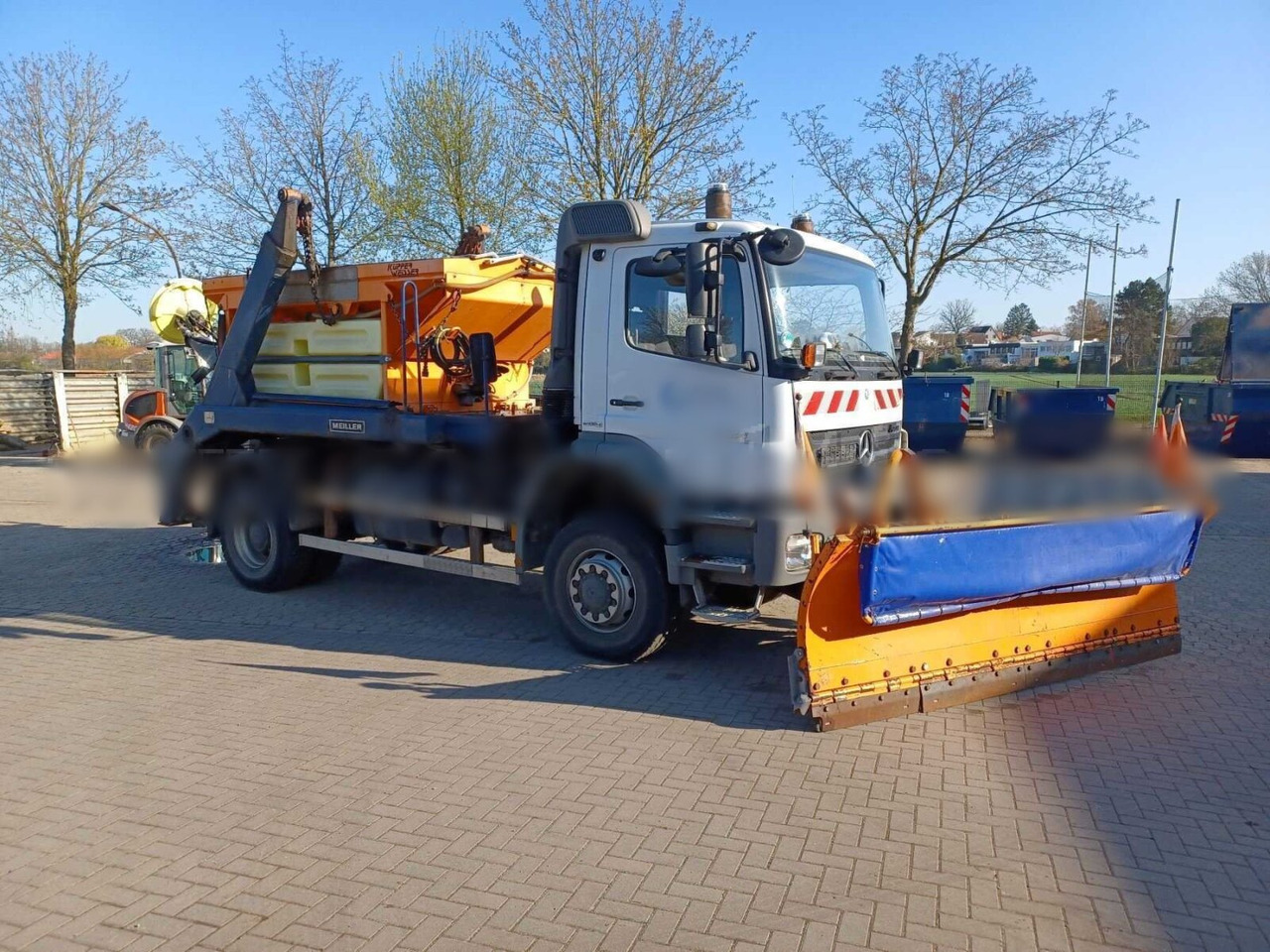 Mercedes-Benz Axor 1824 4x4 Axor 1824 4x4, Tele-Absetzer, Winterdienstausstattung - Скіповий навантажувач вантажівка: фото 1 Mercedes-Benz Axor 1824 4x4 Axor 1824 4x4, Tele-Absetzer, Winterdienstausstattung - Скіповий навантажувач вантажівка: фото 1