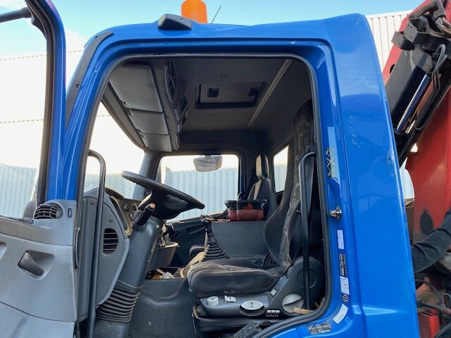 Mercedes-Benz Axor 1828 L 4x2 Axor 1828 L 4x2 mit Kran Palfinger PK 9501, Funk - Вантажівка з маніпулятором, Бортова вантажівка/ Платформа: фото 4 Mercedes-Benz Axor 1828 L 4x2 Axor 1828 L 4x2 mit Kran Palfinger PK 9501, Funk - Вантажівка з маніпулятором, Бортова вантажівка/ Платформа: фото 4