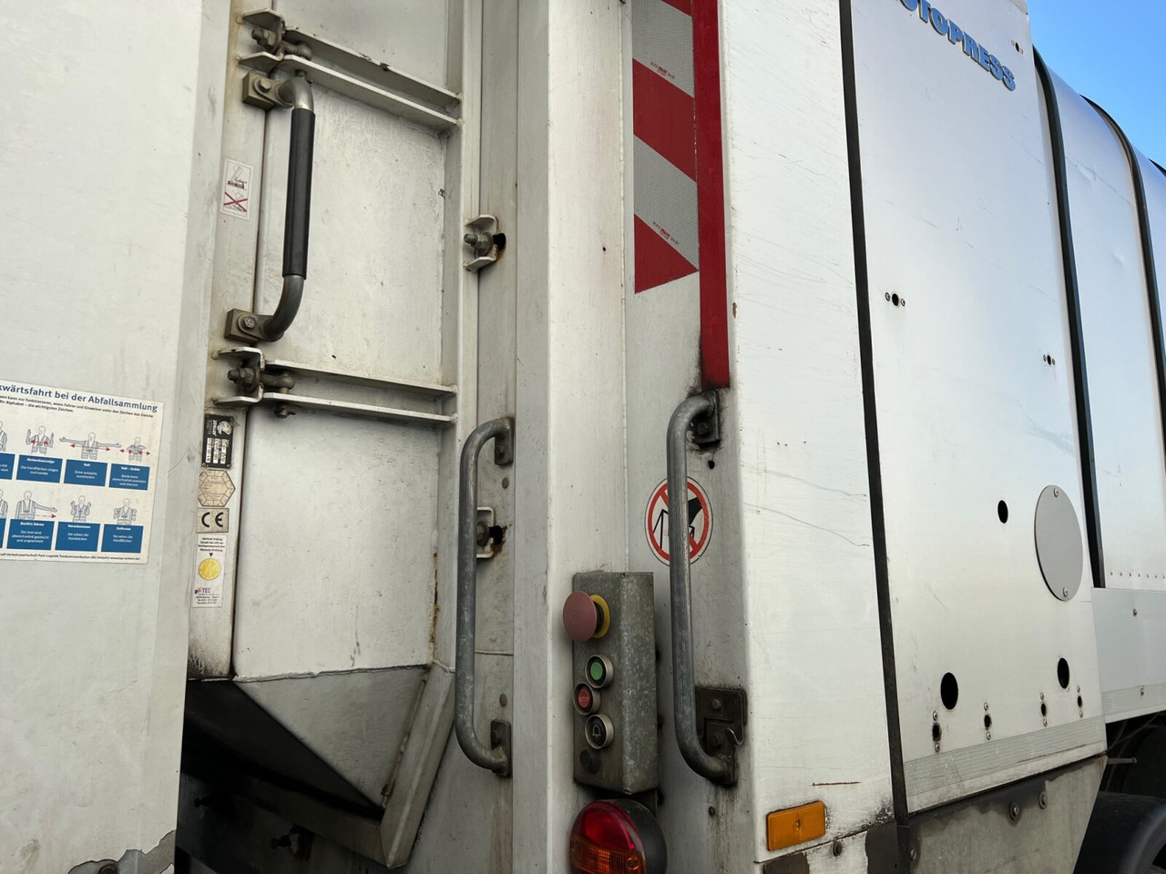 Сміттєвози Для транспортування сміття Mercedes-Benz Econic 2629 LL 6x2/4 NLA Econic 2629 LL 6x2/4 NLA, EEV, Lenkachse, FAUN Rotopress 520 L, Zöller-Schüttung: фото 10