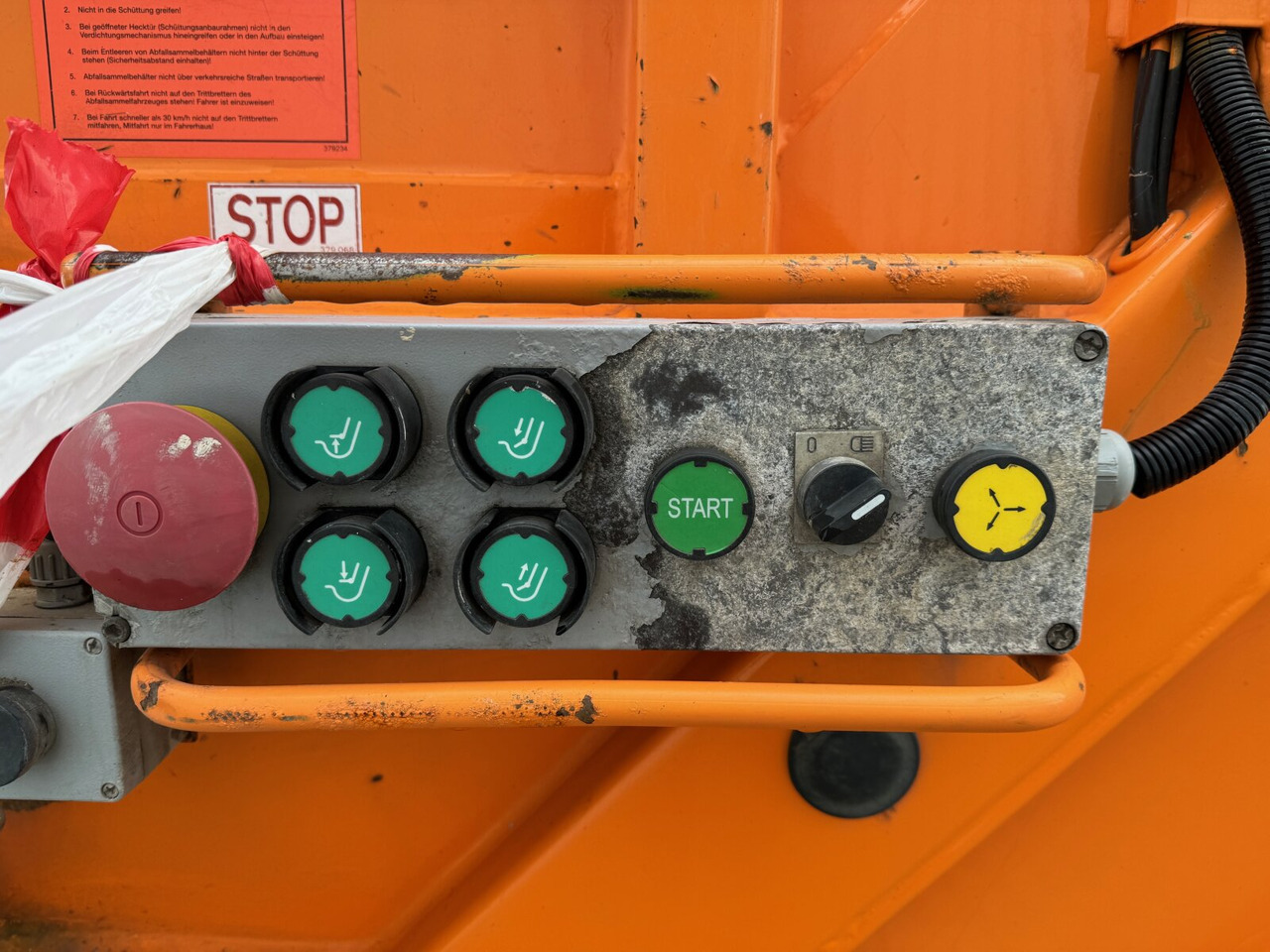 Mercedes-Benz Econic 2633 LL 6x2/4 NLA Econic 2633 LL 6x2/4 NLA, EEV, Lenkachse, Haller Aufbau в лізинг Mercedes-Benz Econic 2633 LL 6x2/4 NLA Econic 2633 LL 6x2/4 NLA, EEV, Lenkachse, Haller Aufbau: фото 11