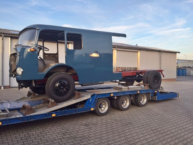 Mercedes-Benz - LP710/32 LF16V LP710/32, Autotransporter - Автовоз вантажівка: фото 1 Mercedes-Benz - LP710/32 LF16V LP710/32, Autotransporter - Автовоз вантажівка: фото 1