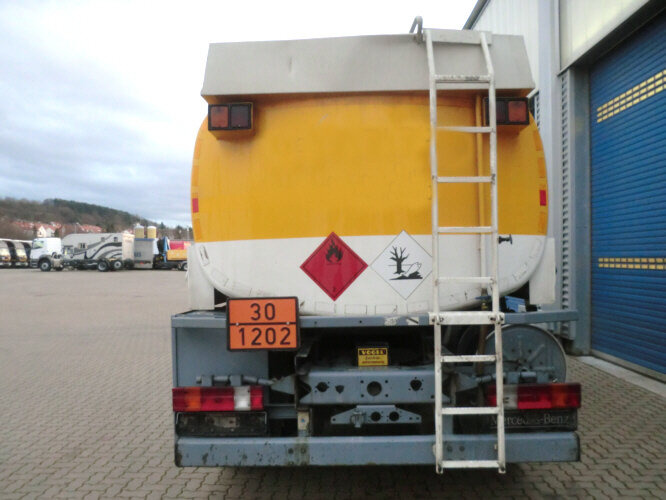 Вантажівка цистерна Mercedes-Benz SK 1824 L 4x2 SK 1824 L 4x2, Esterer Tankaufbau ca. 13.100l, 2 Kammern: фото 9