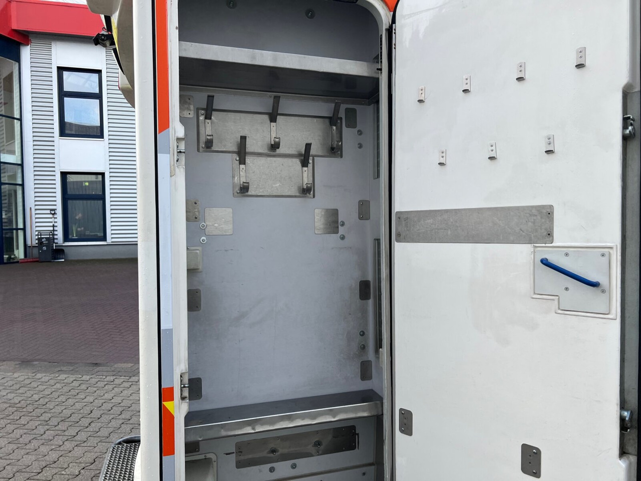 Карета швидкої допомоги Mercedes-Benz Sprinter 313 CDI 4x2 Sprinter 313 CDI 4x2, Rettungswagen: фото 12