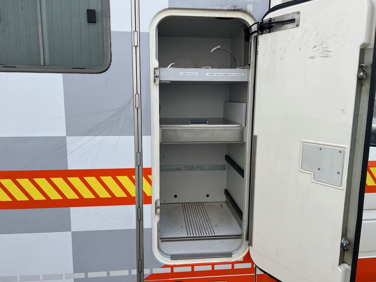 Карета швидкої допомоги Mercedes-Benz Sprinter 313 CDI 4x2 Sprinter 313 CDI 4x2, Rettungswagen: фото 11