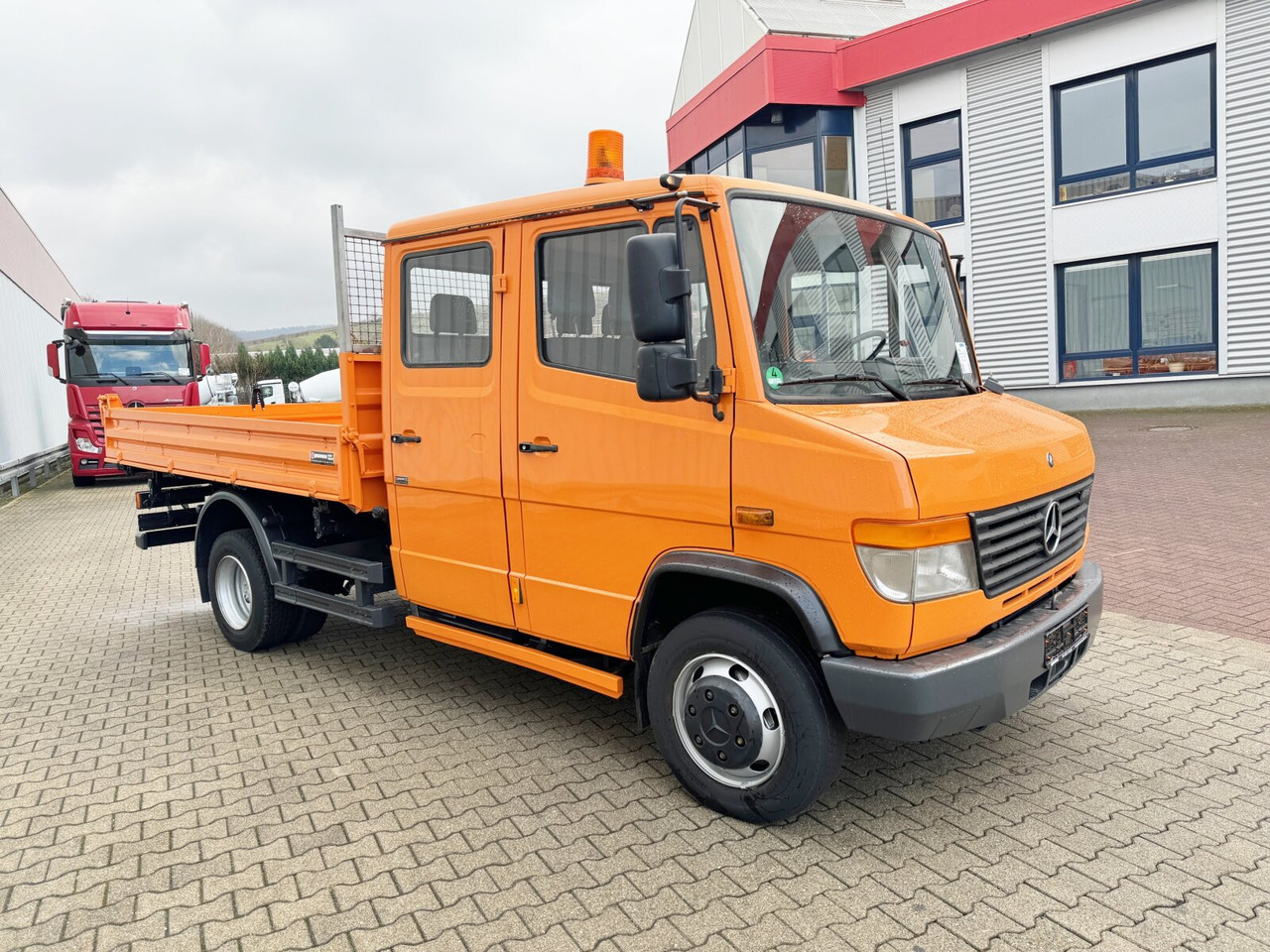 Малотоннажний самоскид, Вантажопасажирський фургон Mercedes-Benz Vario 816 D 4x2 Doka Vario 816 D 4x2 Doka, 2x AHK, Meiller Kipper, Ex-Stadtverwaltung: фото 7