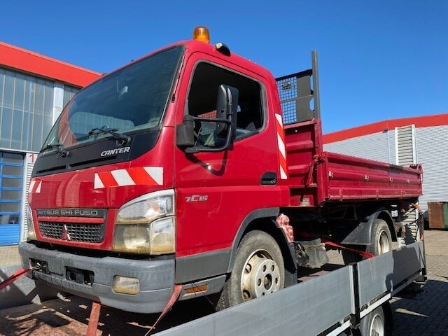 Самоскид вантажівка Mitsubishi Canter Fuso 7C15D 4x2 Canter Fuso 7C15D 4x2, Wasserschaden!: фото 6 Самоскид вантажівка Mitsubishi Canter Fuso 7C15D 4x2 Canter Fuso 7C15D 4x2, Wasserschaden!: фото 6