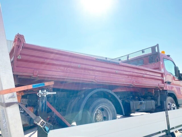 Самоскид вантажівка Mitsubishi Canter Fuso 7C15D 4x2 Canter Fuso 7C15D 4x2, Wasserschaden!: фото 8 Самоскид вантажівка Mitsubishi Canter Fuso 7C15D 4x2 Canter Fuso 7C15D 4x2, Wasserschaden!: фото 8