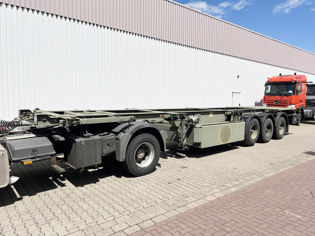Schmitz Cargobull SCF 24 Containerchassis SCF 24 Containerchassis, 2x20/20/30/40ft, Ex-! - Напівпричіп: фото 1 Schmitz Cargobull SCF 24 Containerchassis SCF 24 Containerchassis, 2x20/20/30/40ft, Ex-! - Напівпричіп: фото 1