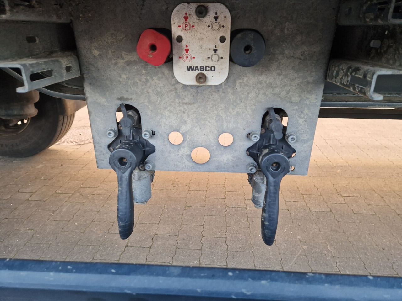 Orten PRASQ 18 Getränkeanhänger PRASQ 18 Getränkeanhänger, Stapleraufnahme, 12x VORHANDEN! - Закритий кузов причіп: фото 5 Orten PRASQ 18 Getränkeanhänger PRASQ 18 Getränkeanhänger, Stapleraufnahme, 12x VORHANDEN! - Закритий кузов причіп: фото 5