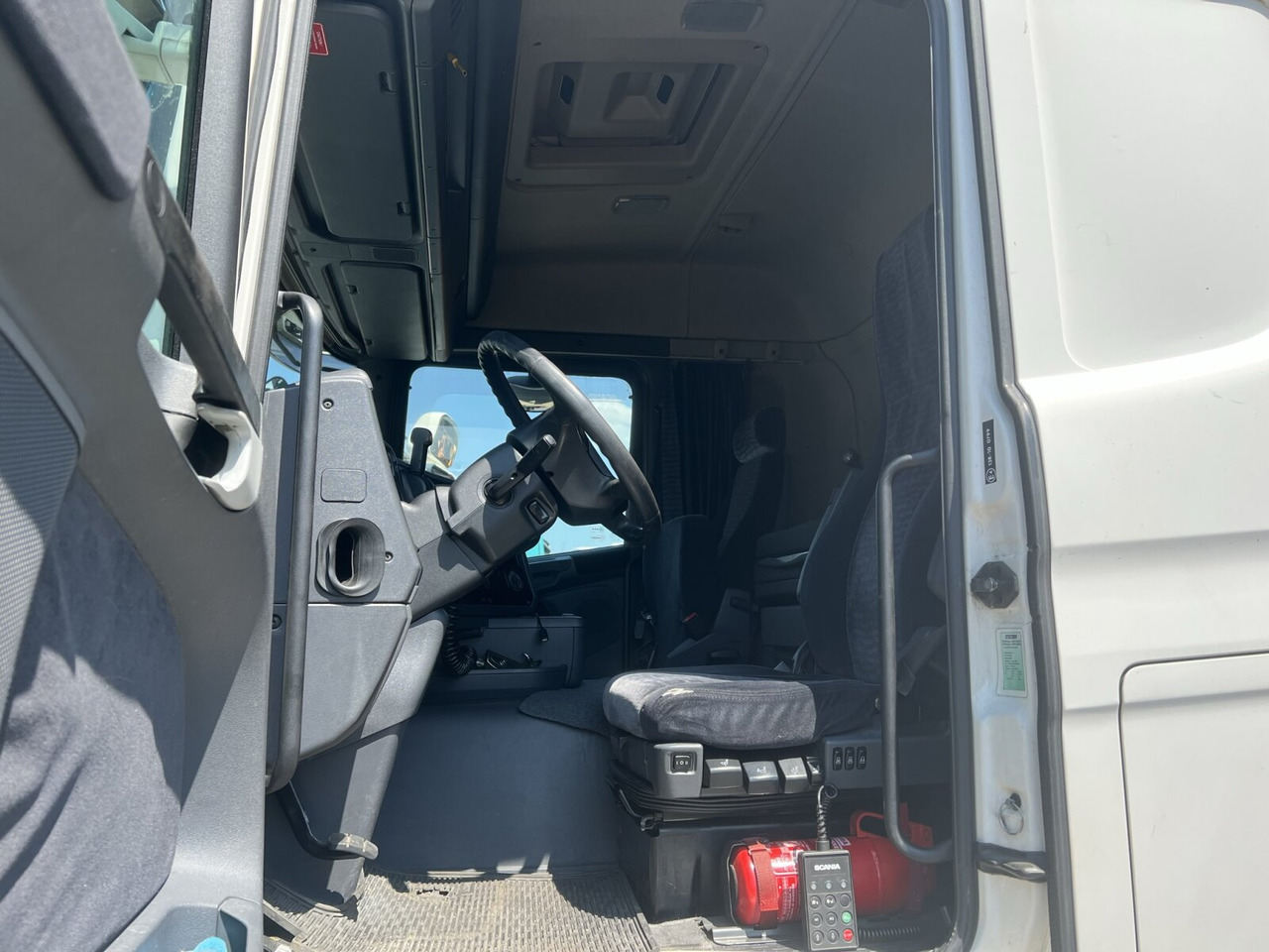 Scania G420 6x2, ERSATZTEILSPENDER! G420 6x2, Liftachse, Hiab LBW, Motor defekt! - Вантажівка з закритим кузовом: фото 3 Scania G420 6x2, ERSATZTEILSPENDER! G420 6x2, Liftachse, Hiab LBW, Motor defekt! - Вантажівка з закритим кузовом: фото 3