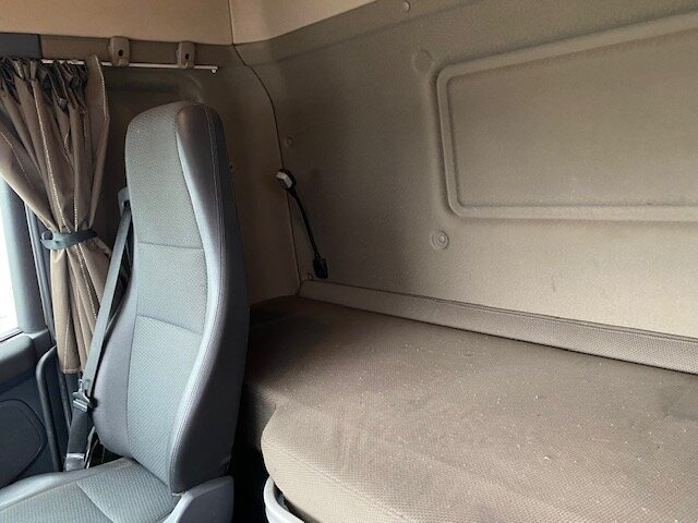 Вантажівка з закритим кузовом Scania R450 LB 6x2-4 R450 LB 6x2-4 Getränkekoffer, Retarder, Lift-/Lenkachse, Stapleraufnahme: фото 5