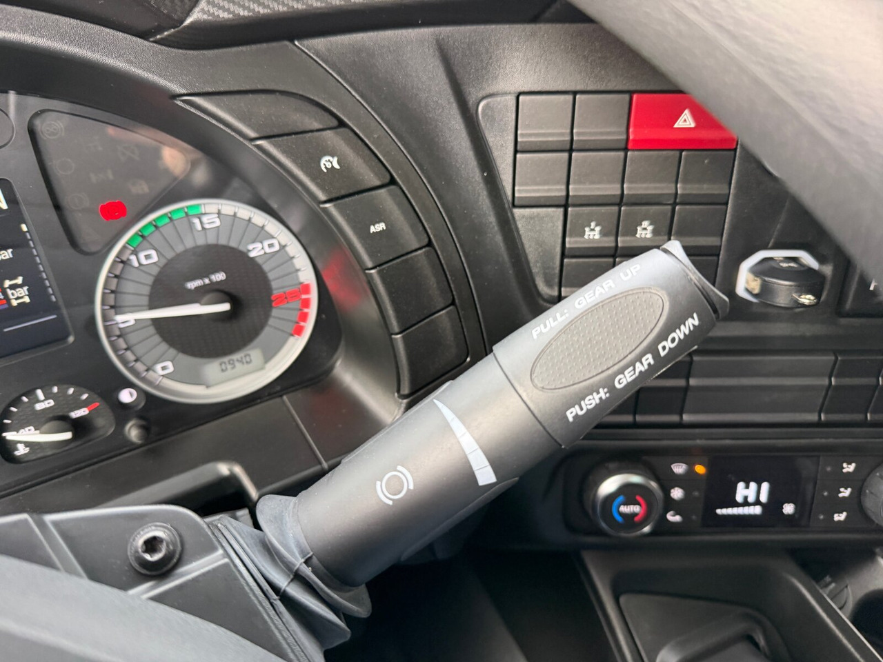 T-Way AT410T51/58 8x4 T-Way AT410T51/58 8x4, Retarder, Nebenantrieb, 4x VORHANDEN! - Вантажівка шасі: фото 5 T-Way AT410T51/58 8x4 T-Way AT410T51/58 8x4, Retarder, Nebenantrieb, 4x VORHANDEN! - Вантажівка шасі: фото 5