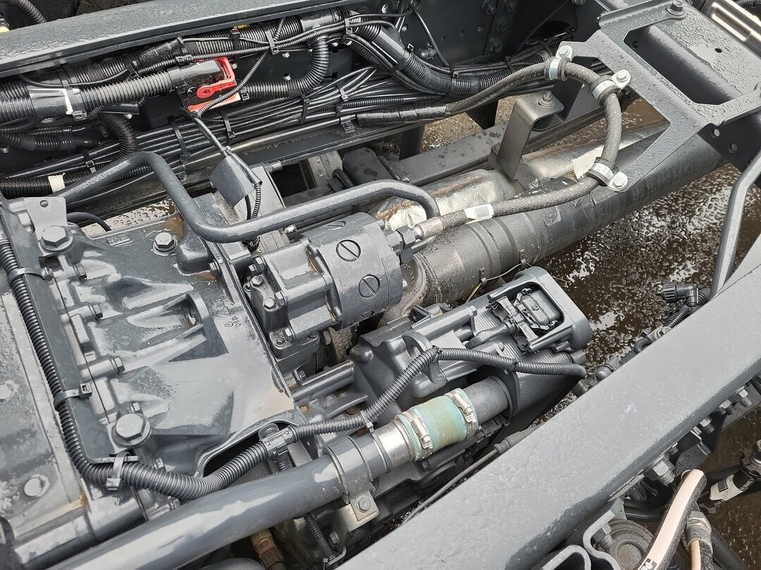 T-Way AT410T51 8x4 T-Way AT410T51 8x4, Retarder, Nebenantrieb, 4x VORHANDEN! - Вантажівка шасі: фото 4 T-Way AT410T51 8x4 T-Way AT410T51 8x4, Retarder, Nebenantrieb, 4x VORHANDEN! - Вантажівка шасі: фото 4