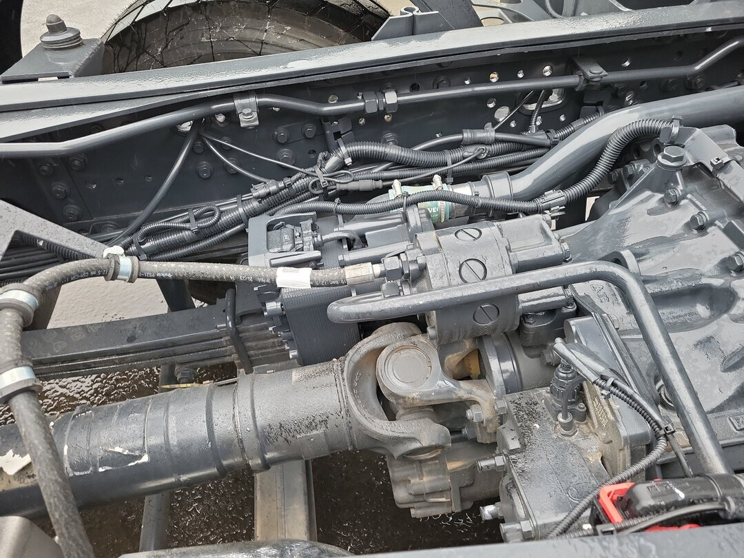 T-Way AT410T51 8x4 T-Way AT410T51 8x4, Retarder, Nebenantrieb, 4x VORHANDEN! - Вантажівка шасі: фото 5 T-Way AT410T51 8x4 T-Way AT410T51 8x4, Retarder, Nebenantrieb, 4x VORHANDEN! - Вантажівка шасі: фото 5