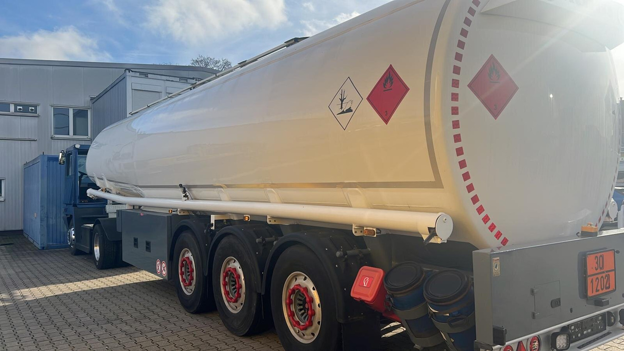 TAL-A-ZE 44,0 TAL-A-ZE 44,0, 43.500l, 4 Kammern, Untenbefüllung - Напівпричіп цистерна: фото 5 TAL-A-ZE 44,0 TAL-A-ZE 44,0, 43.500l, 4 Kammern, Untenbefüllung - Напівпричіп цистерна: фото 5